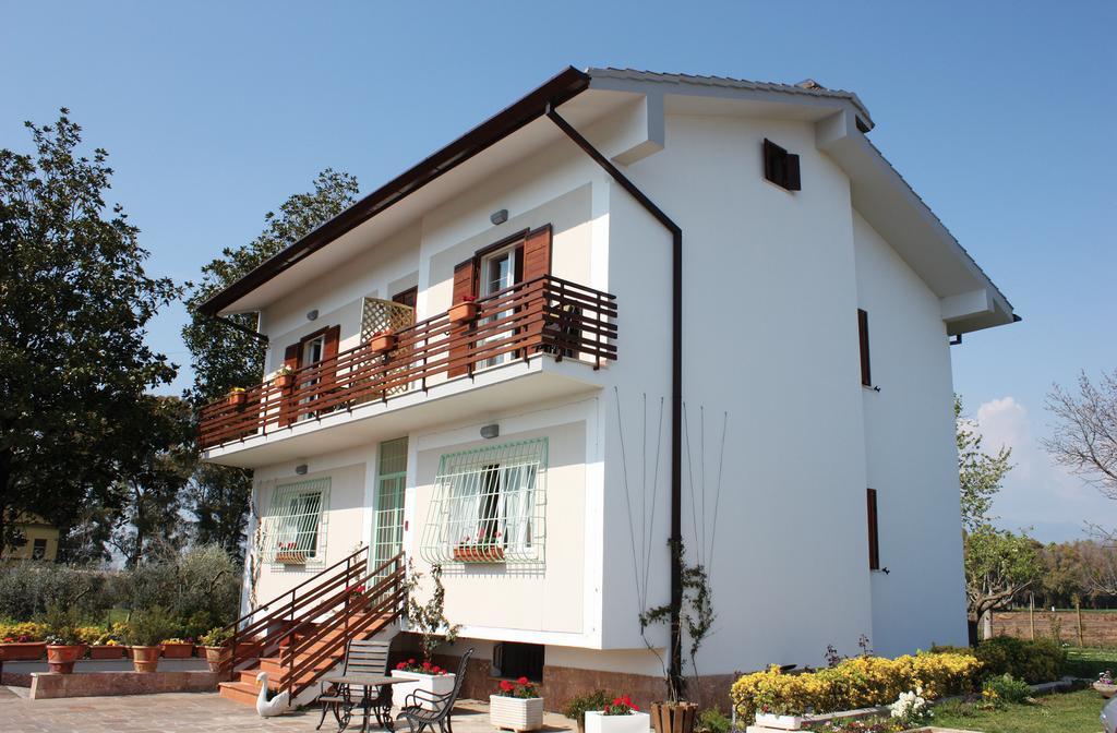 Oasi Di Francesca B&B Pontinia ภายนอก รูปภาพ